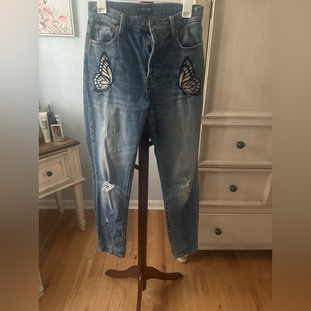 Almost new lucky brand butterfly jeans